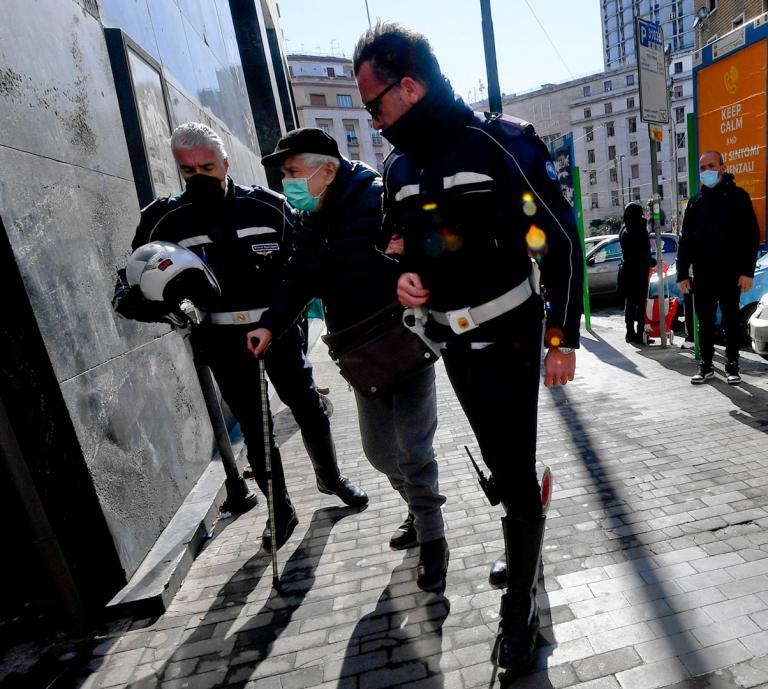 reuters-cities-coronavirus-italy-naples-28-ma