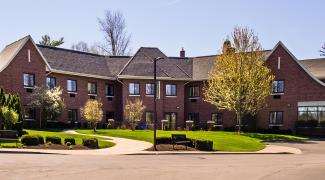Senior Housing Approach_AdobeStock_267109940_resized